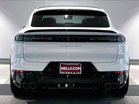 New 2026 Porsche Cayenne GTS image 6