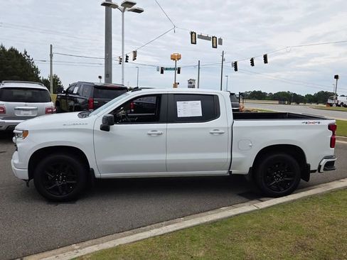 Used 2023 Chevrolet Silverado 1500 RST w/ Convenience Package II AWD/4WD image 4