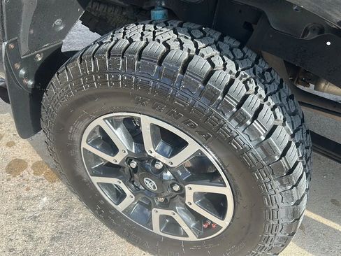 Used 2014 Toyota Tundra SR5 image 8