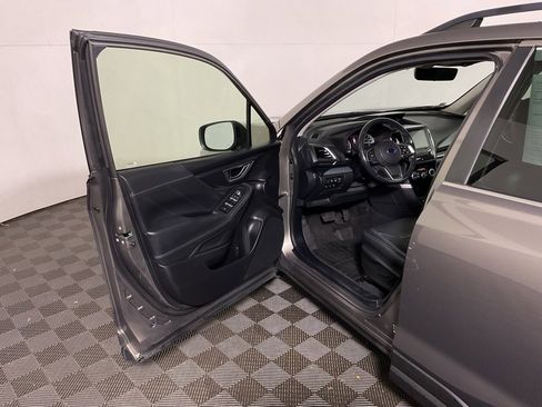 Used 2020 Subaru Forester Limited image 17