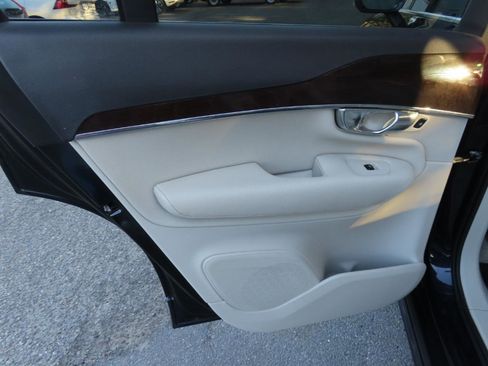 Used 2016 Volvo XC90 T6 Momentum AWD/4WD image 14