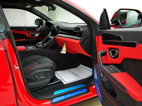 Used 2022 Lamborghini Urus image 55