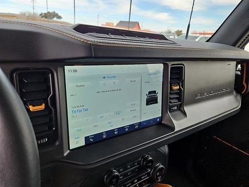 Used 2024 Ford Bronco Badlands image 16