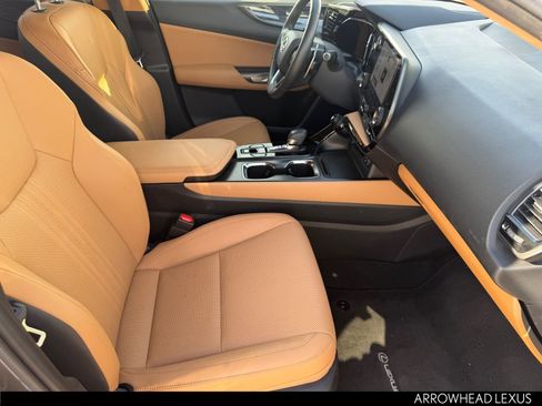 Used 2025 Lexus NX 250 FWD w/ Premium Package image 30