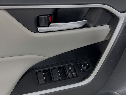 Used 2024 Toyota RAV4 XLE w/ Convenience Package image 17