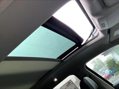 Used 2021 Volkswagen Atlas SE w/ Panoramic Sunroof Package AWD/4WD image 17