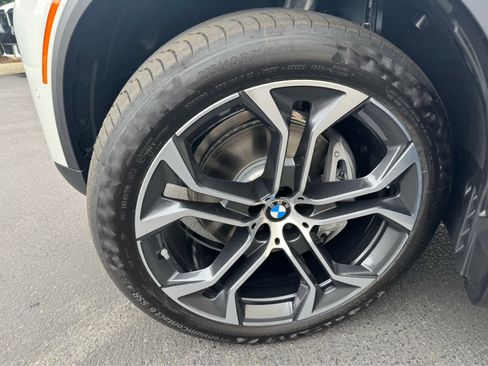 New 2026 BMW X5 xDrive40i w/ Executive Package image 8