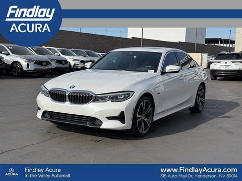 Used 2022 BMW 330e w/ Convenience Package image 10