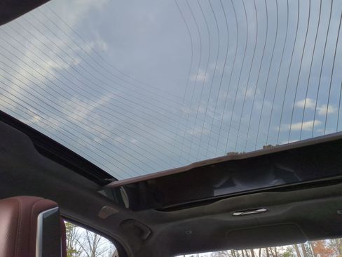 Certified 2023 BMW 740i image 27