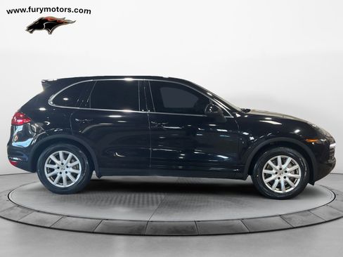 Used 2014 Porsche Cayenne S image 2