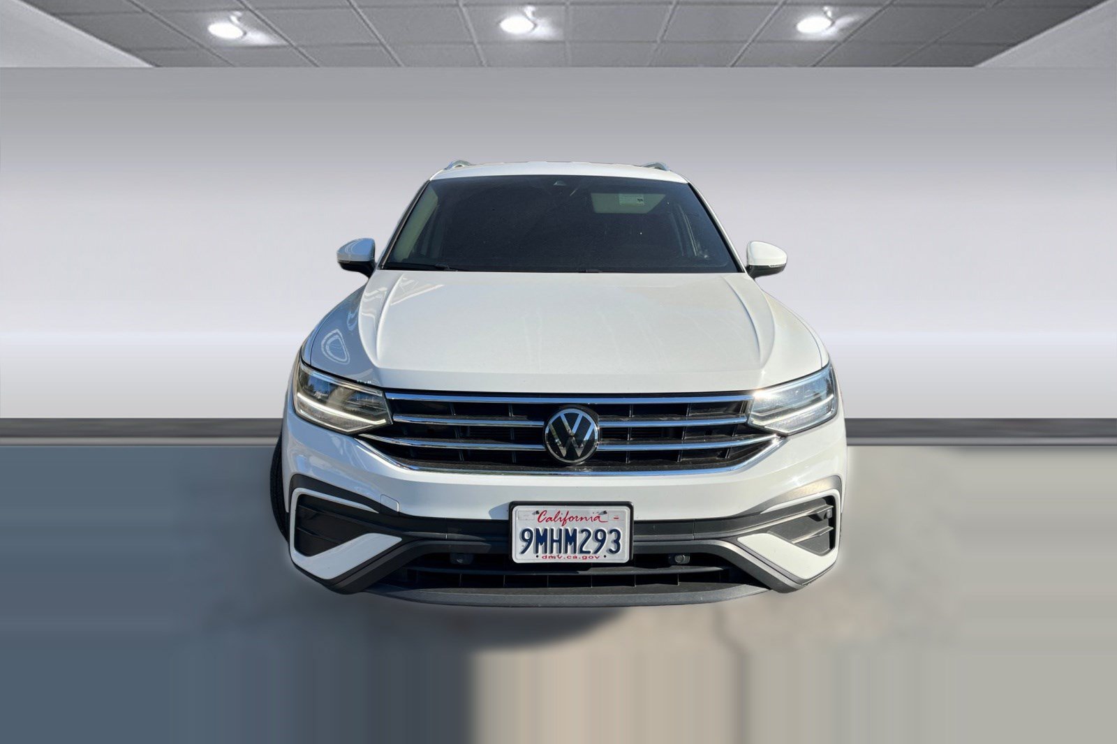 Used 2024 Volkswagen Tiguan SE FWD image 4