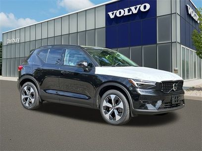 New 2026 Volvo XC40 B5 Plus w/ Protection Package Premier