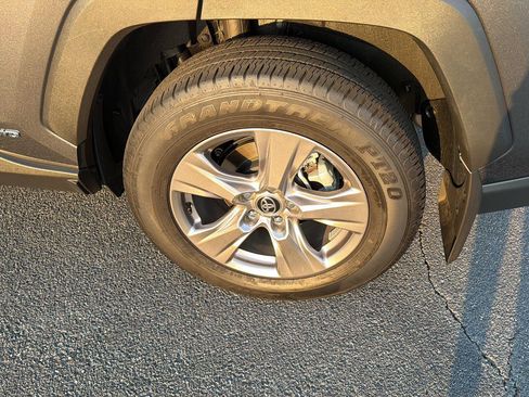 Certified 2025 Toyota RAV4 LE AWD/4WD image 34