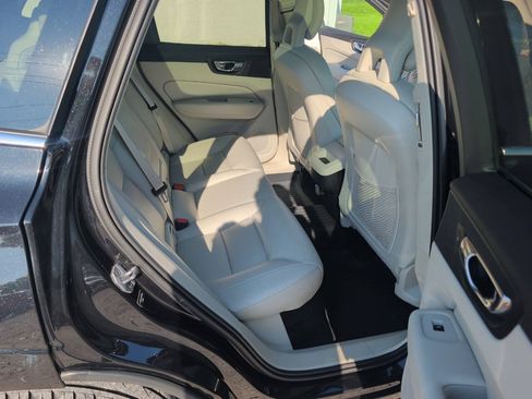 Used 2019 Volvo XC60 T5 Momentum w/ Premium Package AWD/4WD image 20