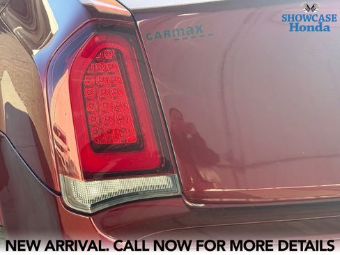 Used 2020 Chrysler 300 Touring w/ Sport Appearance Package image 10