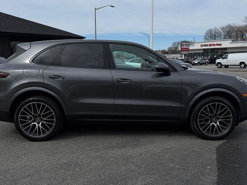Used 2021 Porsche Cayenne image 8