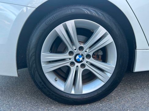 Used 2018 BMW 330i xDrive Sedan w/ Premium Package AWD/4WD image 33