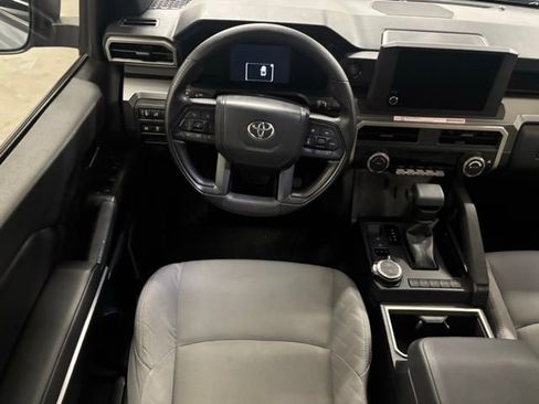 Certified 2025 Toyota Tacoma SR5 AWD/4WD image 12