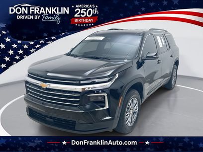 Used 2025 Chevrolet Traverse LT