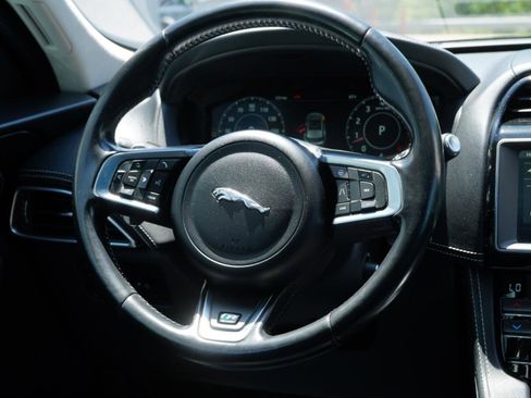 Used 2020 Jaguar F-PACE R-Sport AWD/4WD image 53