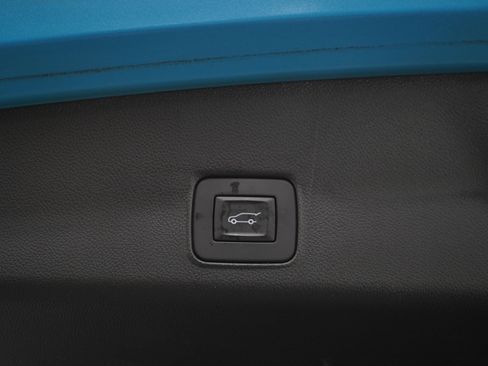 Used 2025 Chevrolet TrailBlazer LT w/ Convenience Package AWD/4WD image 11