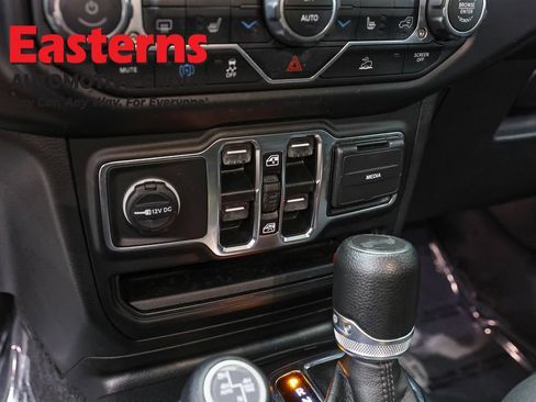 Used 2023 Jeep Wrangler Unlimited w/ Cold Weather Group AWD/4WD image 21