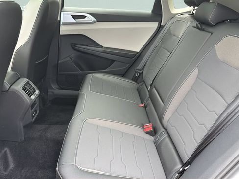 New 2026 Volkswagen Taos SE FWD image 30