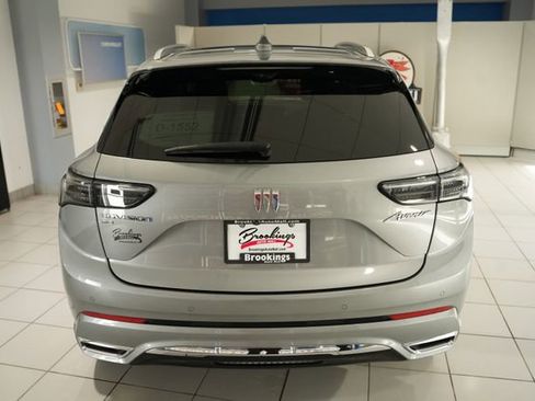 Used 2025 Buick Envision Avenir AWD/4WD image 9