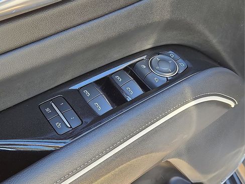 Used 2022 Cadillac Escalade Sport w/ Touring Package image 21