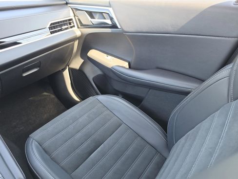 Used 2024 Mitsubishi Outlander FWD image 19