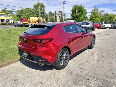 Used 2023 MAZDA MAZDA3 s FWD image 9