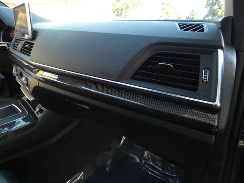 Used 2019 Audi SQ5 Premium Plus w/ Premium Plus Package image 33