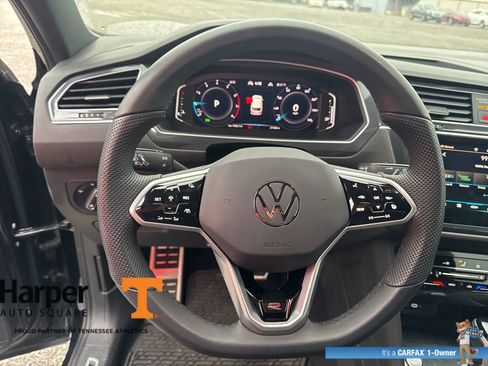 Used 2024 Volkswagen Tiguan SEL R-Line image 17