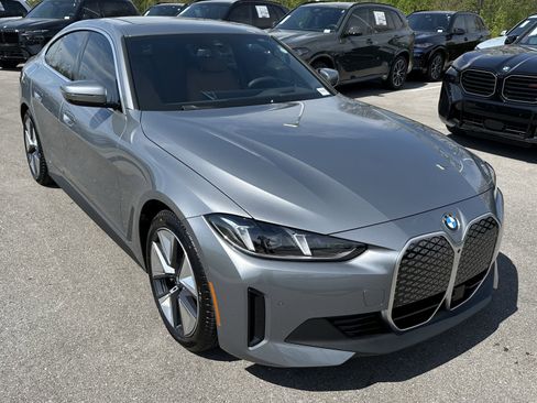 Used 2026 BMW i4 xDrive40i image 2