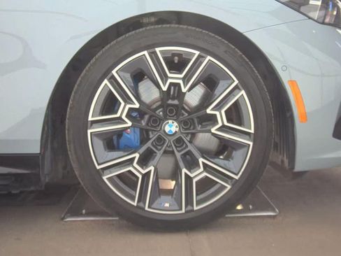 Used 2026 BMW i5 eDrive40 AWD/4WD image 17