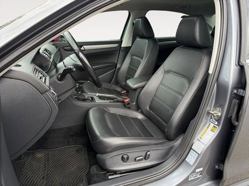 Used 2015 Volkswagen Passat TDI SE FWD image 7