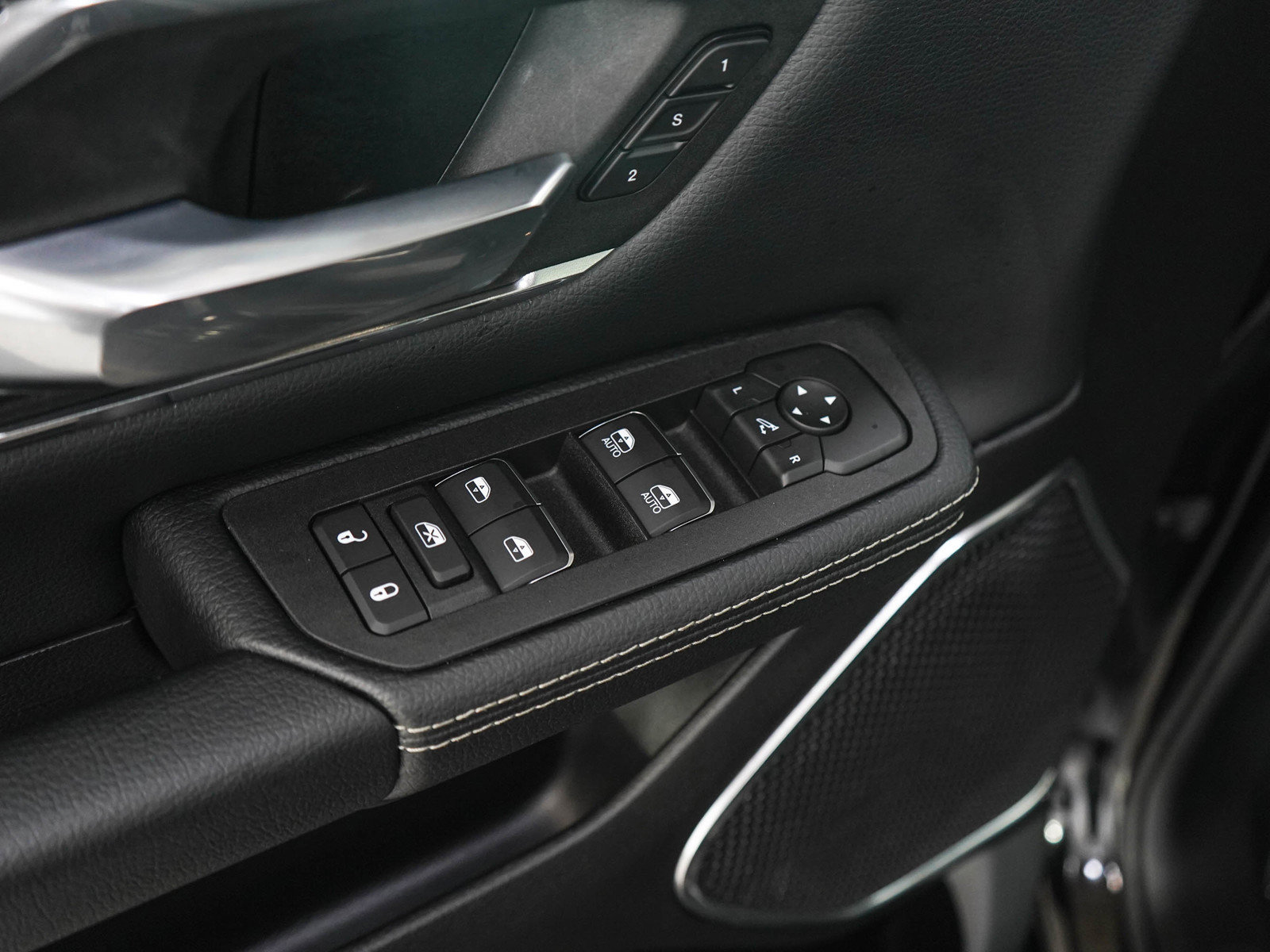 Used 2026 RAM 1500 Laramie w/ Night Edition AWD/4WD image 18