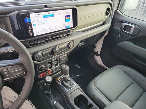 New 2026 Jeep Gladiator Mojave image 12