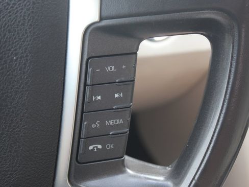 Used 2010 Lincoln MKS FWD image 27