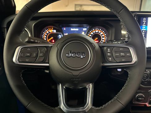 New 2026 Jeep Wrangler Unlimited Sahara AWD/4WD image 23