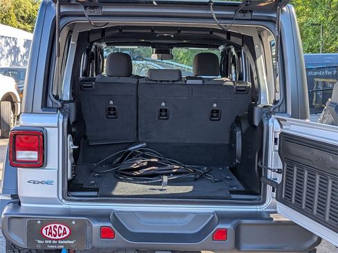 Used 2024 Jeep Wrangler Unlimited image 5