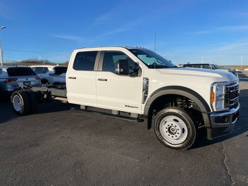 New 2026 Ford F550 4x4 Crew Cab image 2