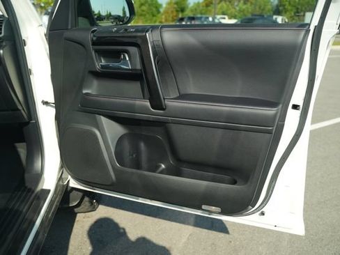Used 2021 Toyota 4Runner TRD Off-Road Premium w/ Moonroof Package AWD/4WD image 22