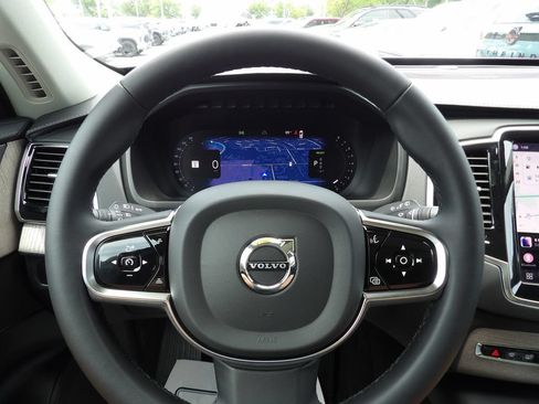 Certified 2024 Volvo XC90 T8 Ultimate AWD/4WD image 18