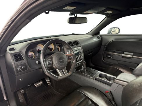 Used 2014 Dodge Challenger R/T RWD image 7