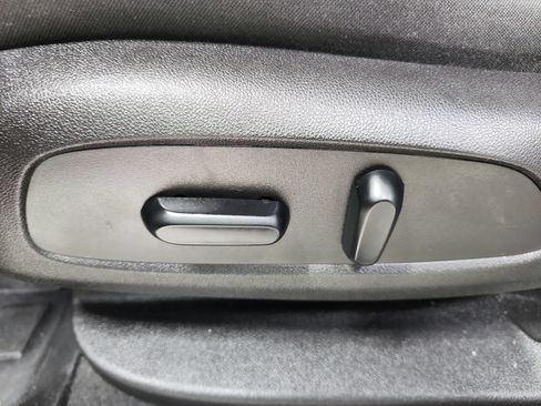 Used 2018 GMC Acadia SLE FWD image 21