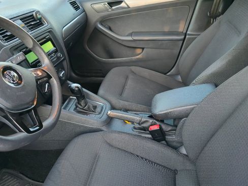Used 2015 Volkswagen Jetta SE FWD image 6