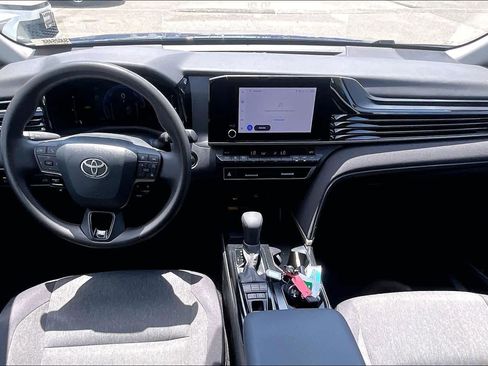 Used 2025 Toyota Camry LE image 13