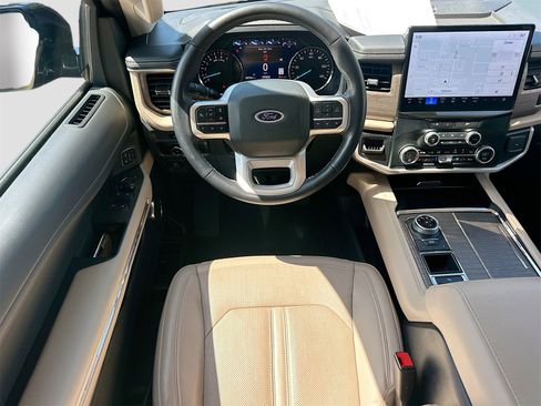 Used 2024 Ford Expedition Limited image 24