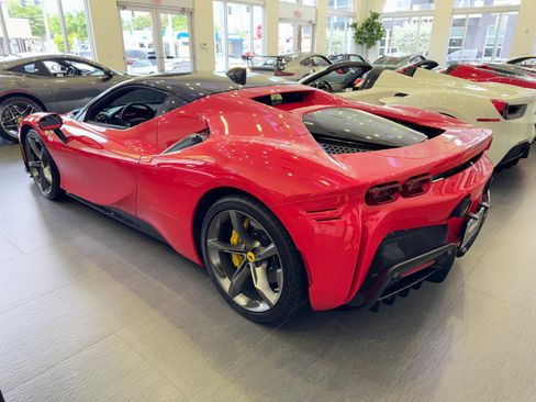 Used 2022 Ferrari SF90 Stradale image 27